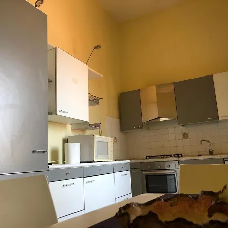 Skyline Apartment *